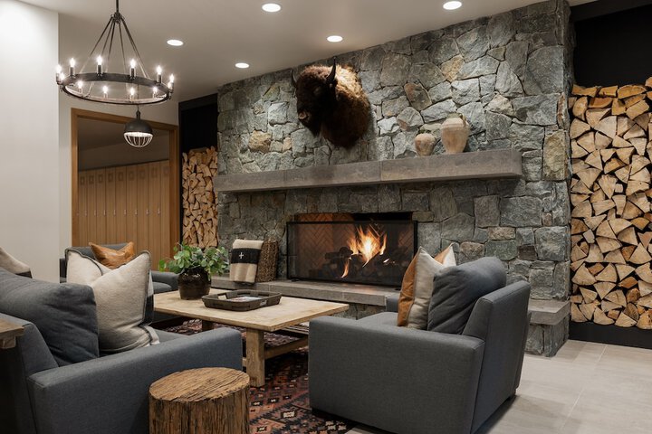 Lounge 56 of 71