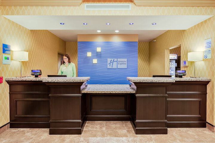 Hotel 5 of 82