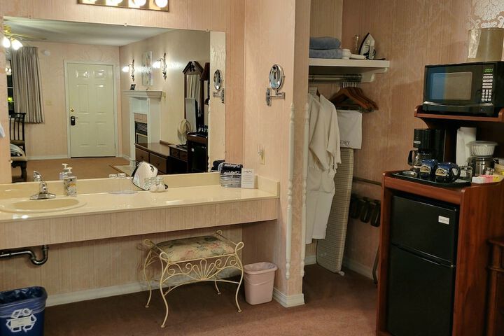 Room 62 of 125