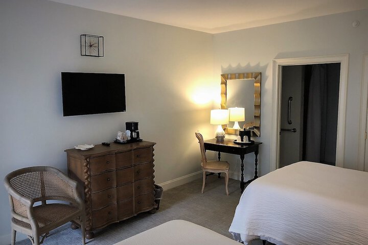 Room 25 of 49