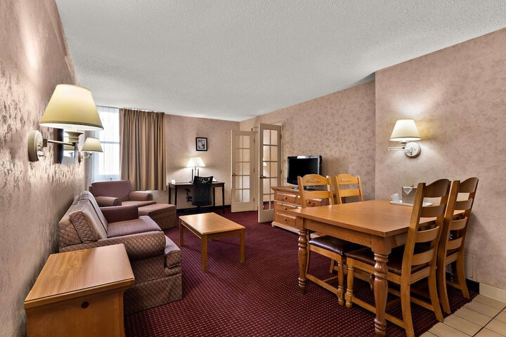 Room 27 of 53