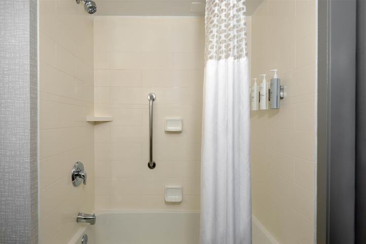 Hampton Inn Buffalo-Airport / Galleria Mall
