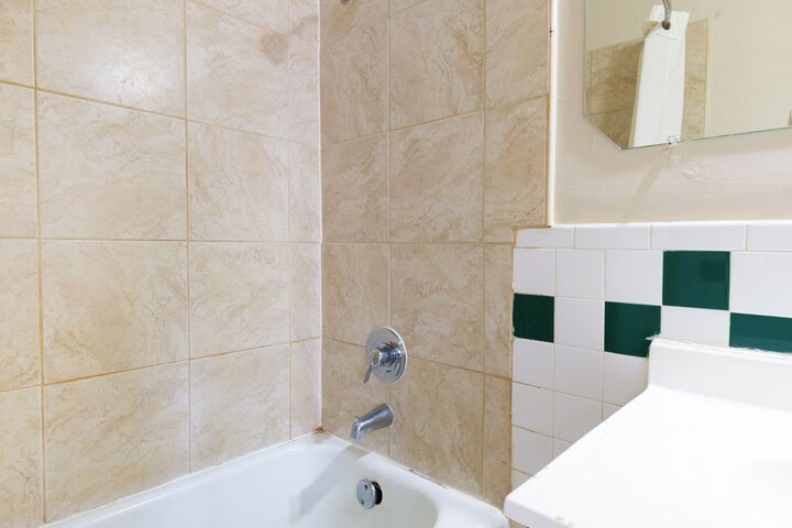 Manor Motel by OYO Near Oak Brook / Chicago Westchester