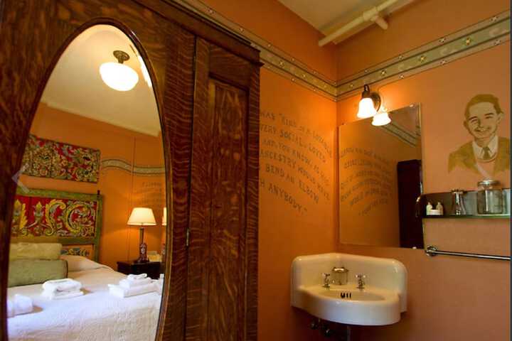 Room 21 of 44