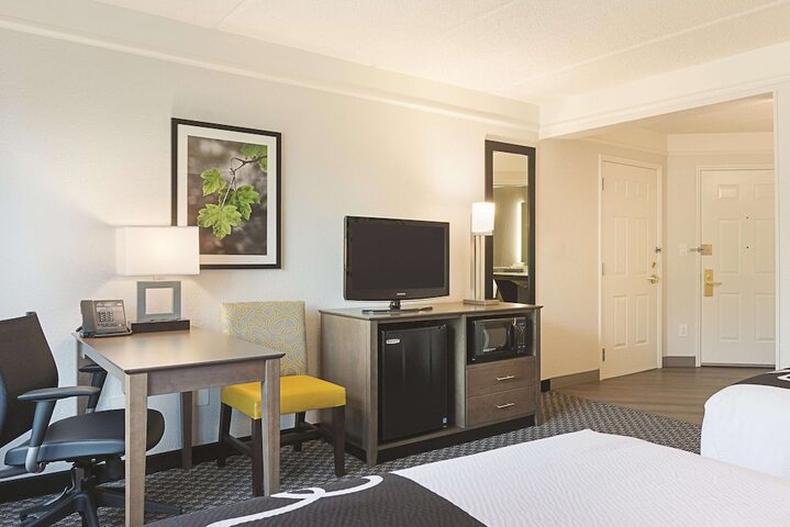 Room 20 of 39