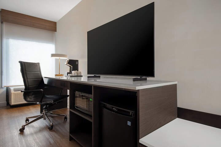 Room 18 of 46