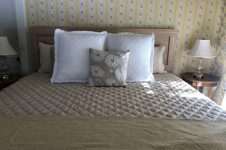 Brook Farm Inn