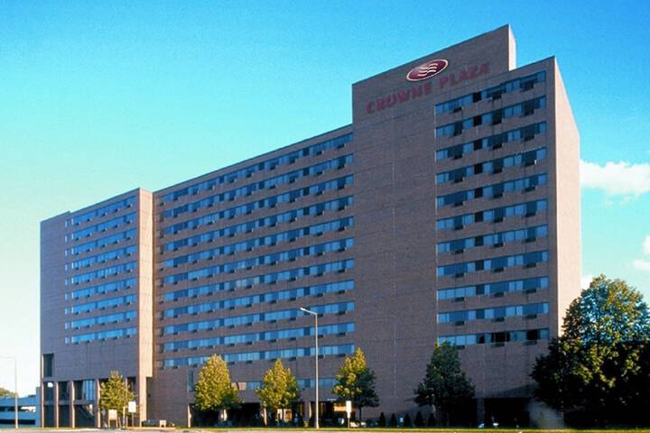 Hotel 2 of 122