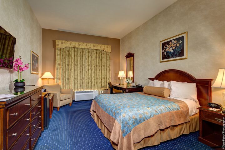 Room 9 of 33