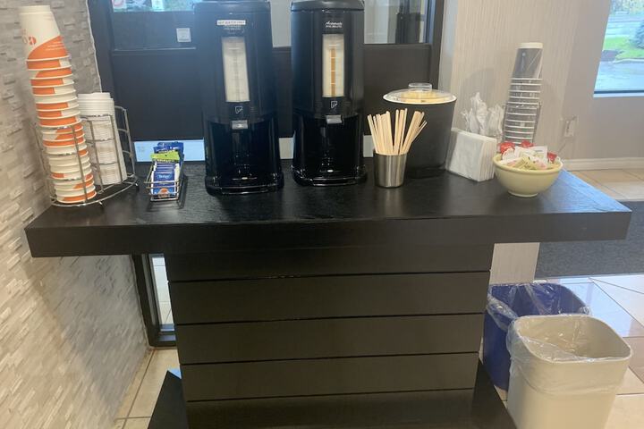 Breakfast/Coffee Service 80 of 90