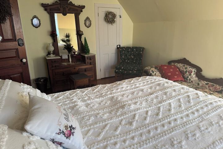 Room 15 of 38