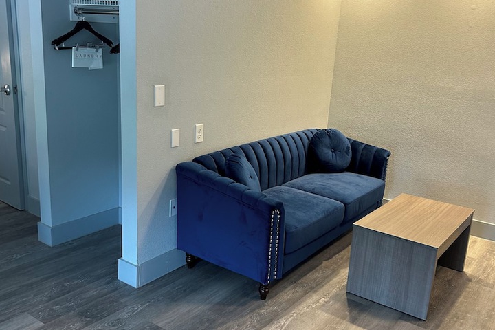 Room 16 of 76