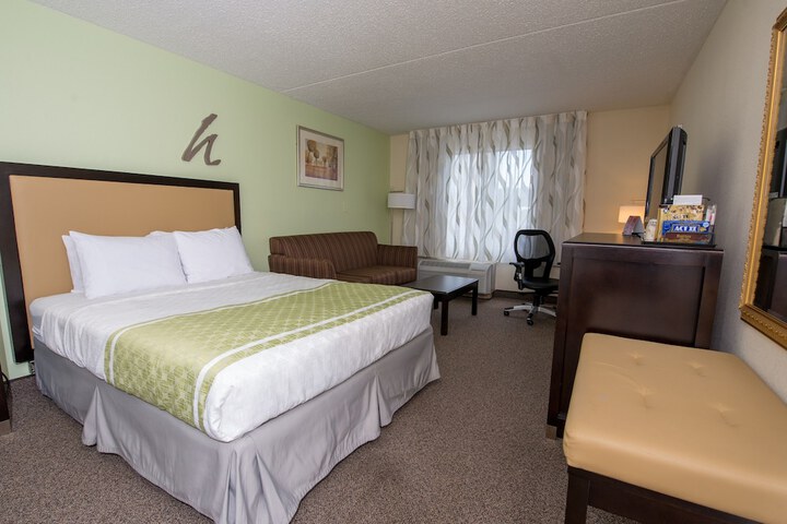 Room 9 of 34