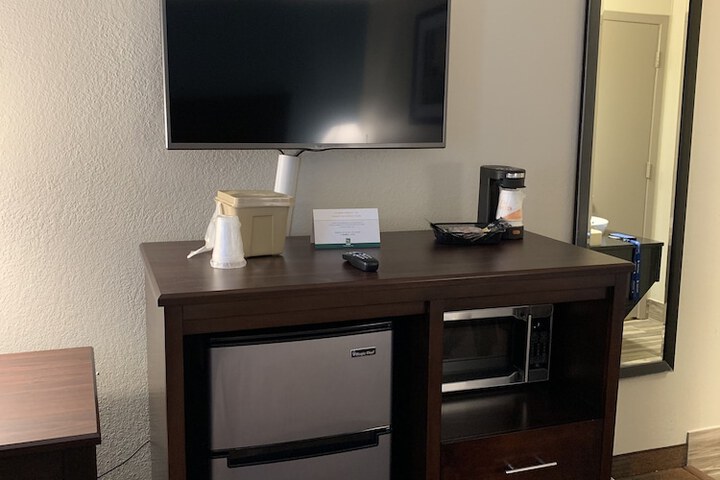 Room 13 of 23