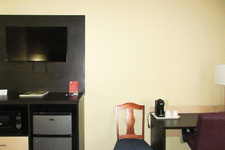 Quality Inn & Suites Benton Harbor - St. Joseph