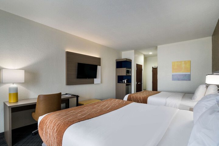 Comfort Inn & Suites Victoria North