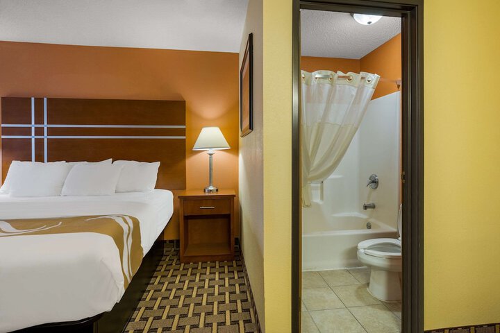 Room 16 of 30