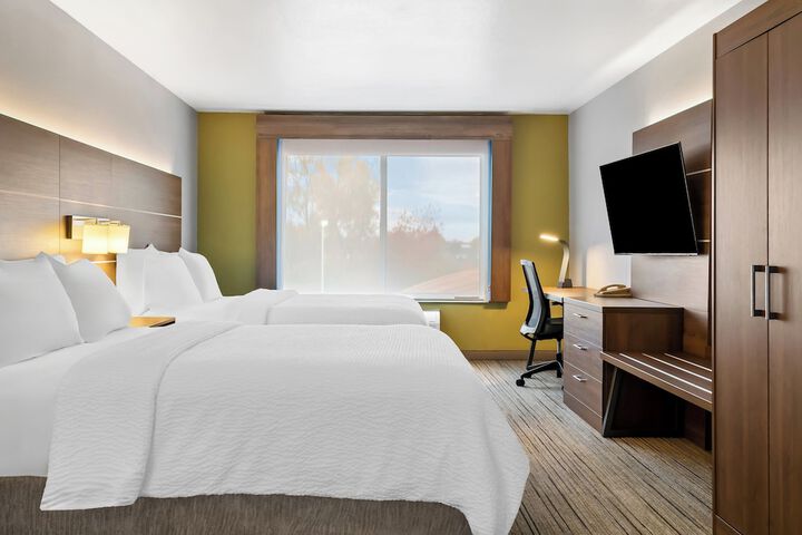 Holiday Inn Express & Suites Marion by IHG