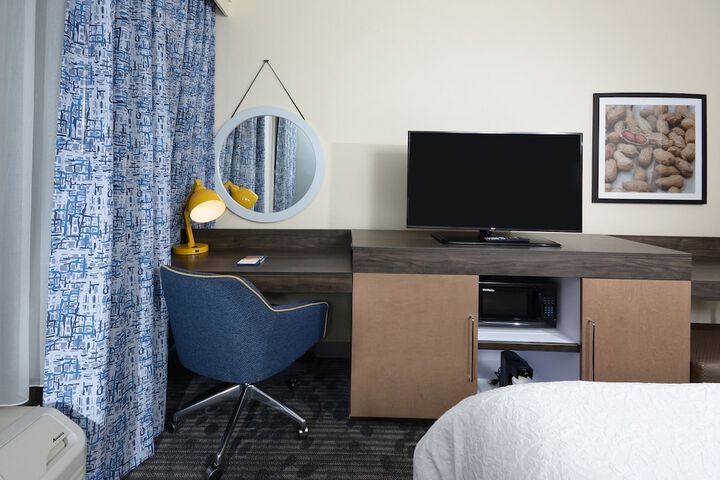 Room 27 of 54