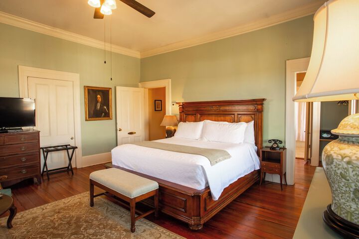 Room 44 of 158