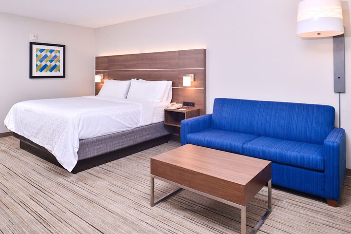 Room 25 of 67