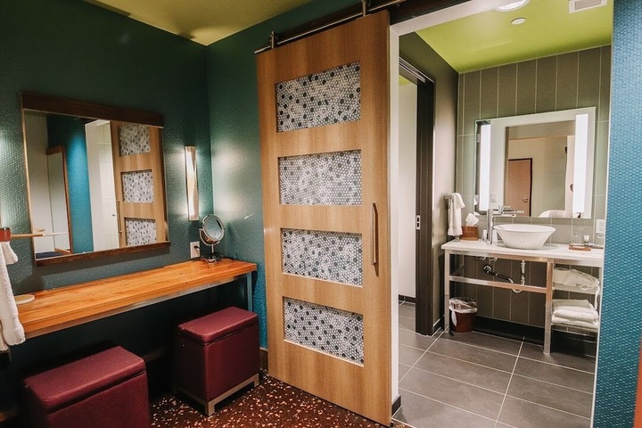 Room 47 of 112