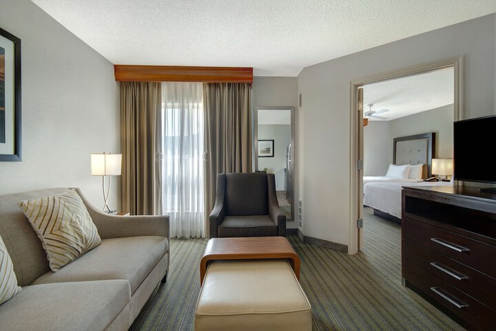 Room 33 of 71