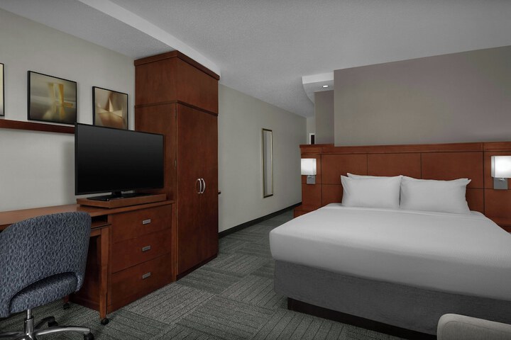 Courtyard by Marriott Greensboro Airport