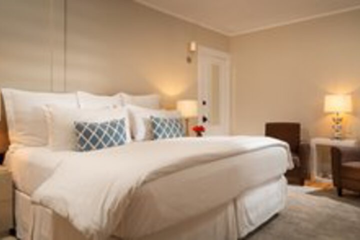 Room 79 of 104