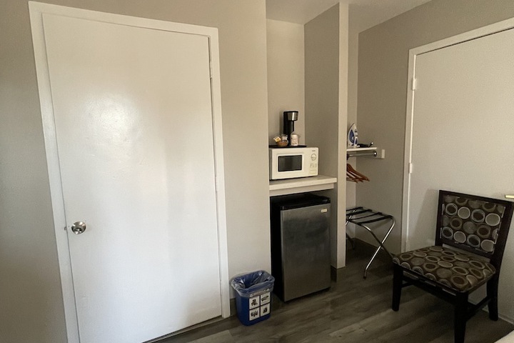 Room 28 of 34