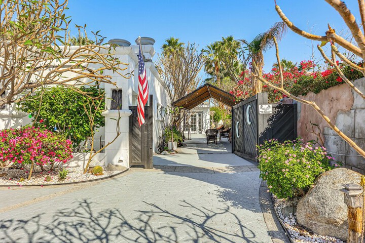 Golf Shop & Hike: Sleek Rancho Mirage Studio