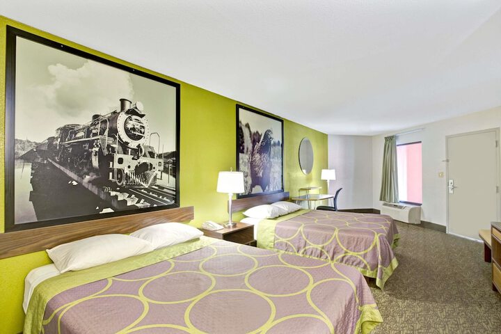 Room 21 of 28