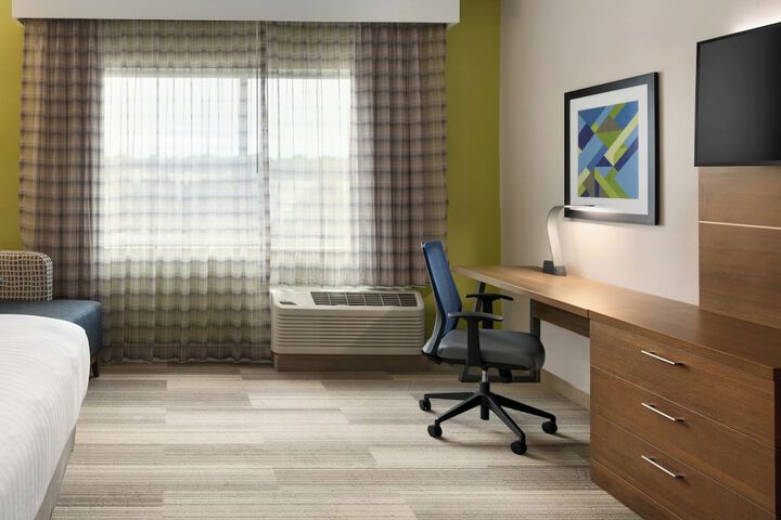 Holiday Inn Express & Suites Salisbury by IHG