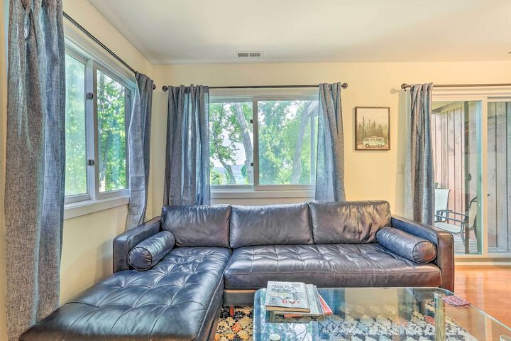 Sun-lit Vernon Condo 2 Mi to Ski Resort!