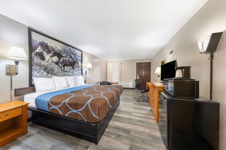 Room 38 of 43