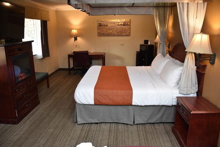 Room 14 of 37