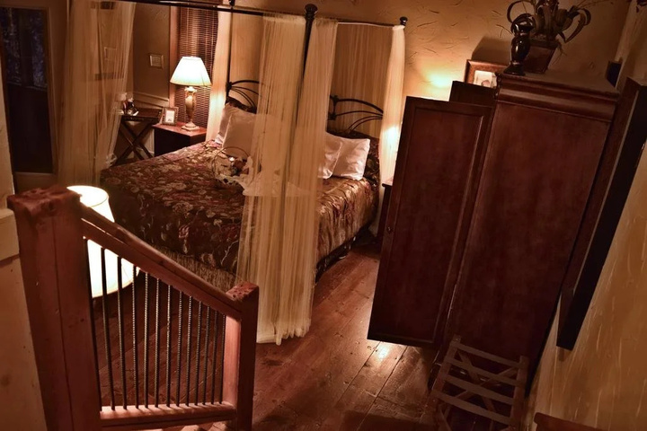 The Overlook Inn
