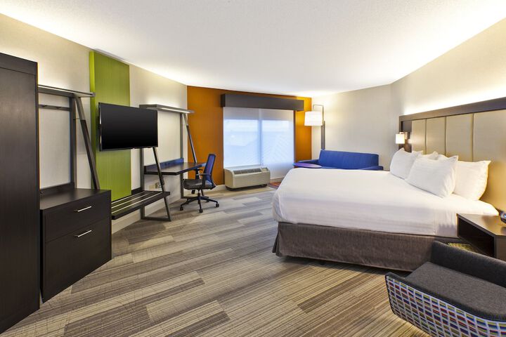 Room 17 of 36
