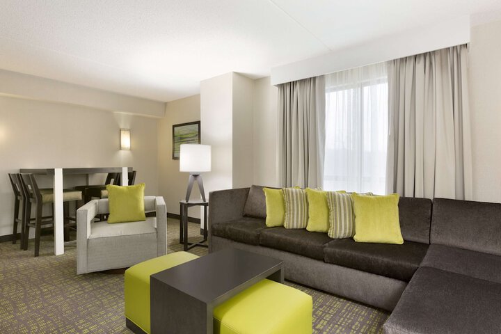Embassy Suites by Hilton Newark Wilmington South