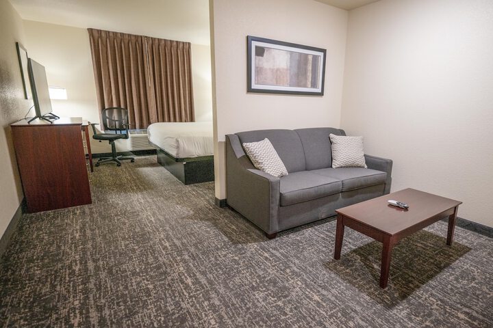 Room 53 of 76