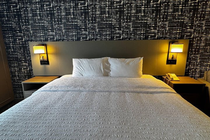 Pittsburgh Airport Inn and Suites