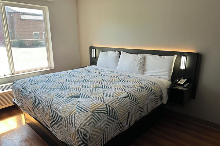 Room 33 of 52