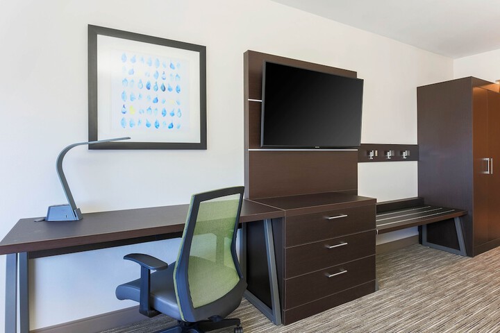 Room 17 of 48