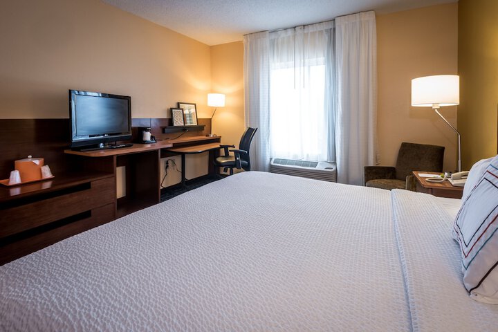 Room 12 of 27