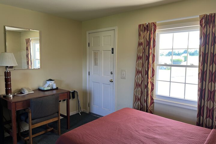 Room 11 of 34