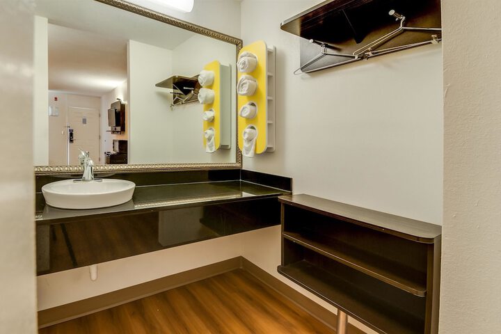 Room 15 of 38