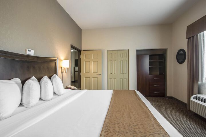 Room 21 of 32