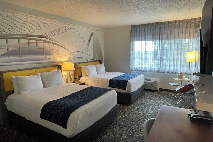 Room 3 of 8