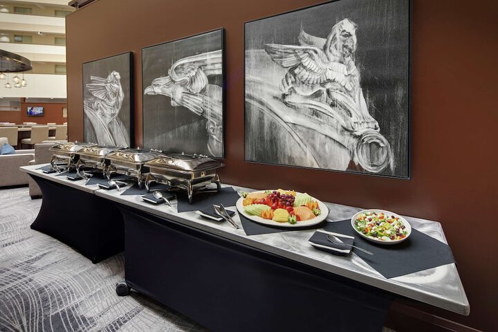 Dining 70 of 94