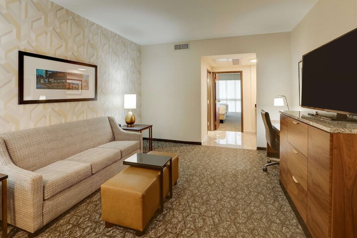 Room 37 of 60